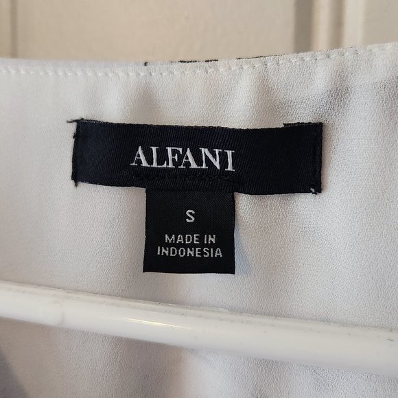 Gorgeous Alfani Floral Colorblock Blouse - Picture 6 of 7